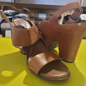 KORK EASE SLOAN AVANA LEATHER HEELS SZ 8 BROWN